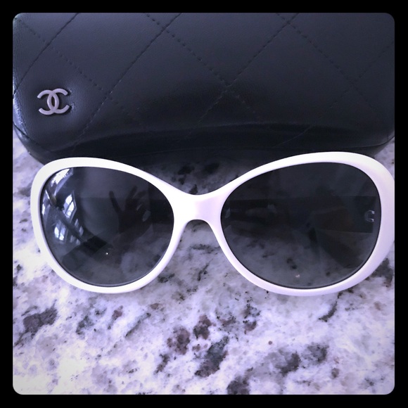 TradedChanel Sunnies 😎 - Picture 2 of 7